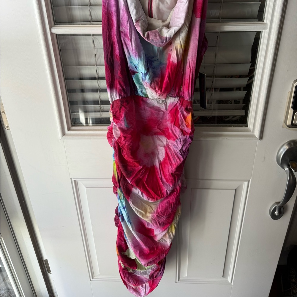 Alice & Olivia multicolored rouched dress. Never worn. Tags intact. Size medium